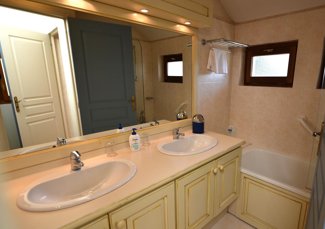 Les Lodges Du Lac Saint-Alban-de-Montbel Bilik gambar