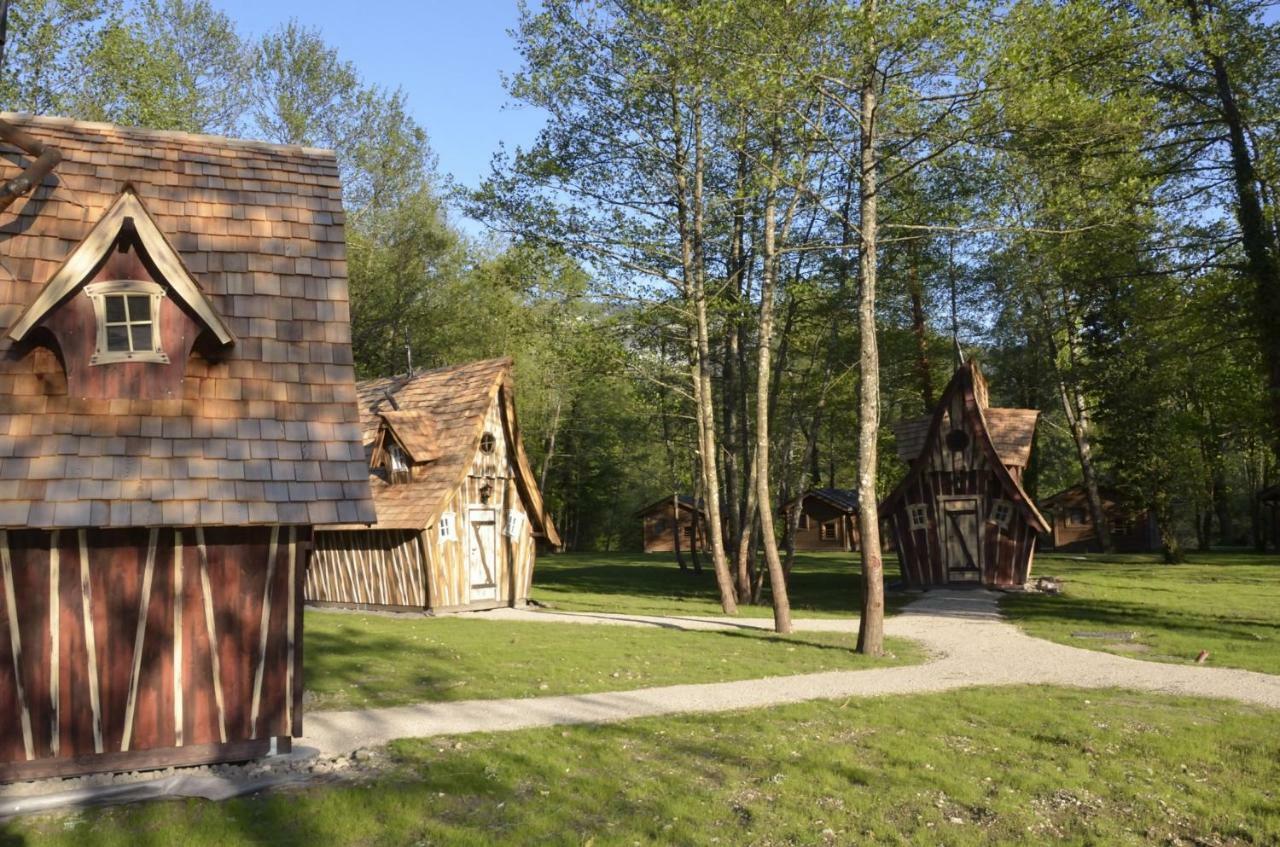 Les Lodges Du Lac Saint-Alban-de-Montbel Luaran gambar