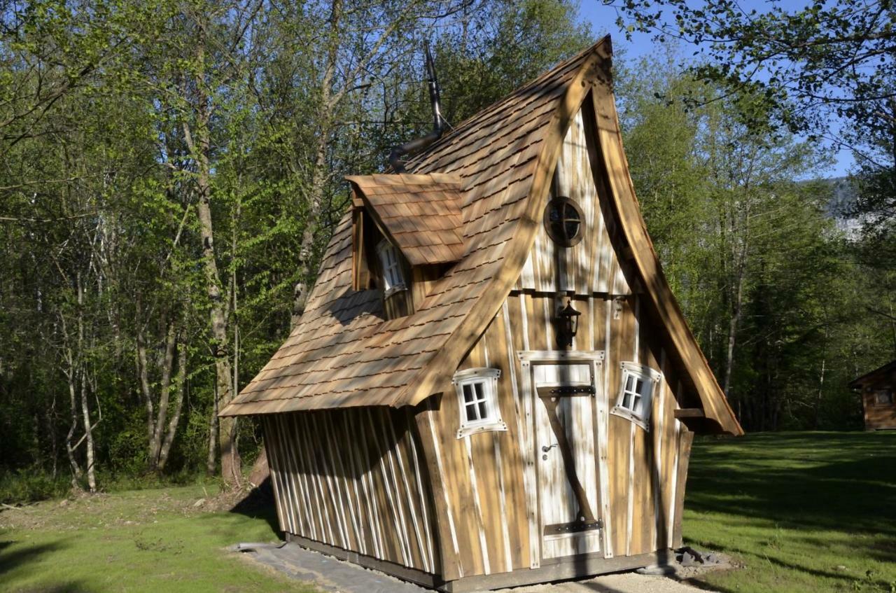 Les Lodges Du Lac Saint-Alban-de-Montbel Luaran gambar