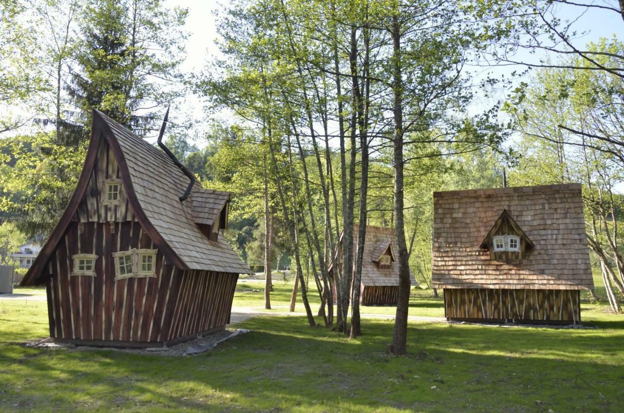 Les Lodges Du Lac Saint-Alban-de-Montbel Luaran gambar