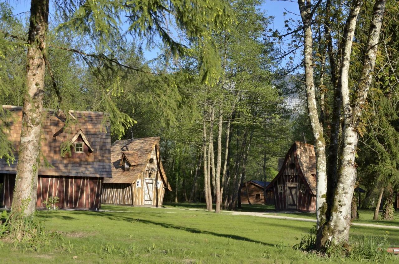 Les Lodges Du Lac Saint-Alban-de-Montbel Luaran gambar