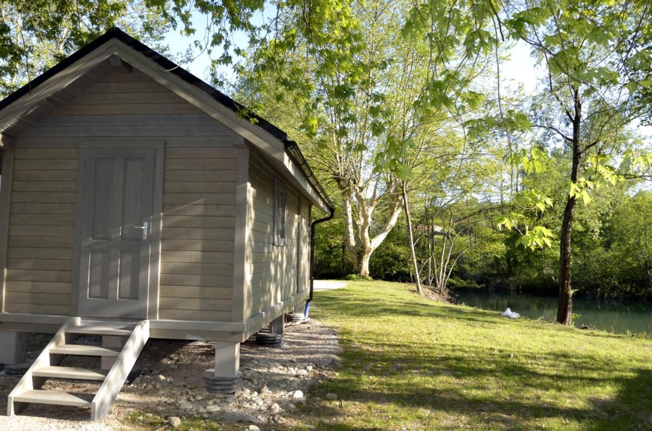 Les Lodges Du Lac Saint-Alban-de-Montbel Luaran gambar
