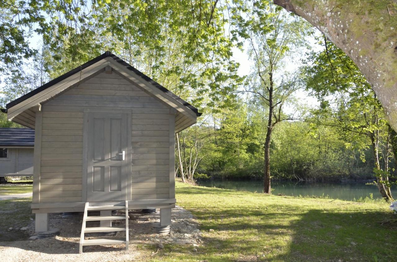 Les Lodges Du Lac Saint-Alban-de-Montbel Luaran gambar