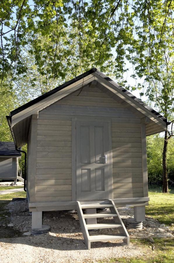 Les Lodges Du Lac Saint-Alban-de-Montbel Luaran gambar