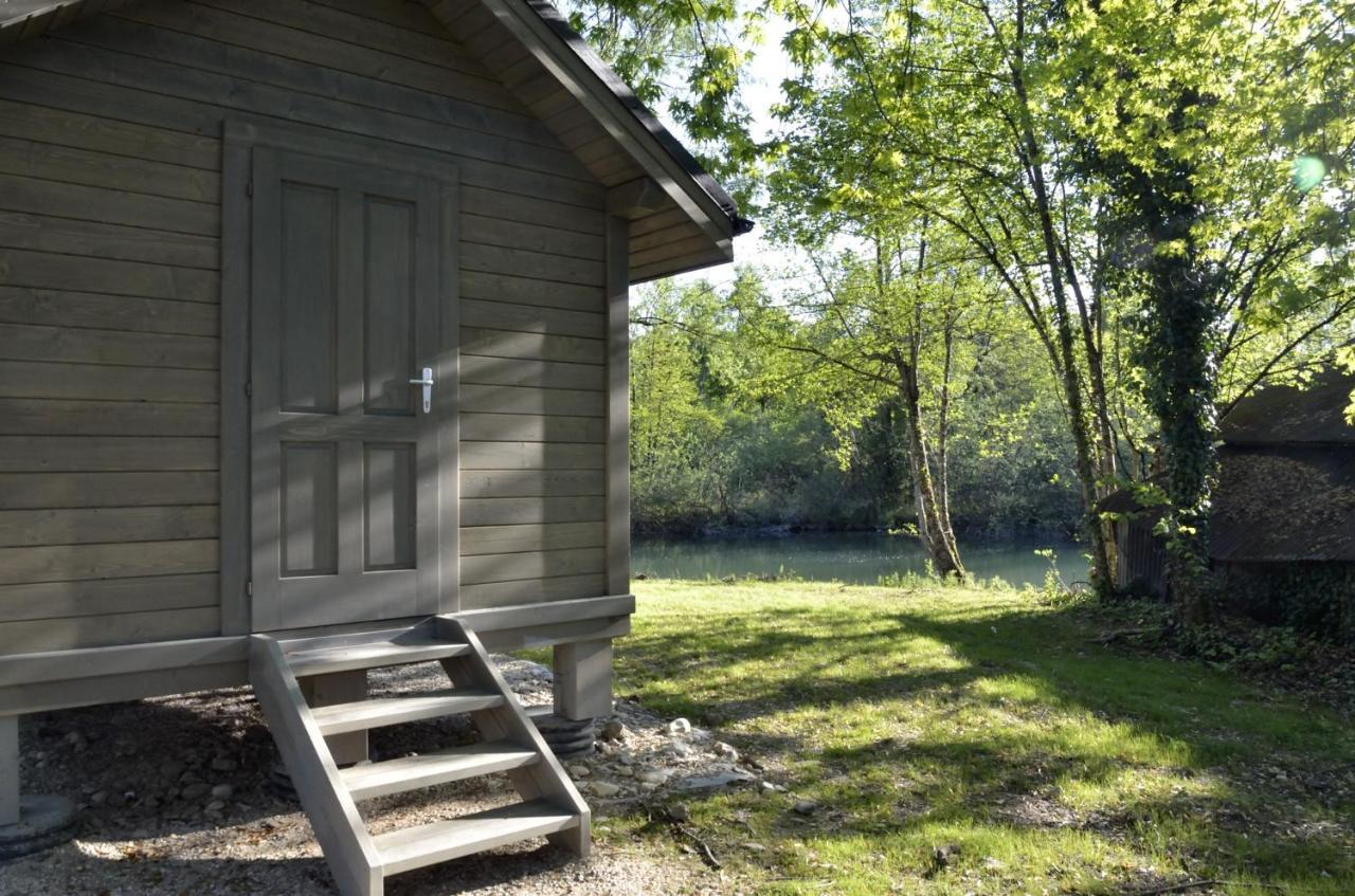 Les Lodges Du Lac Saint-Alban-de-Montbel Luaran gambar