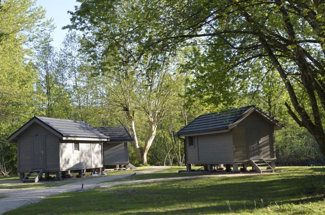 Les Lodges Du Lac Saint-Alban-de-Montbel Luaran gambar