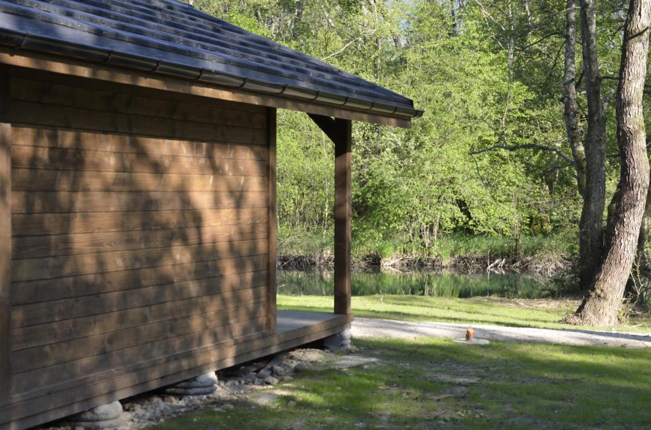 Les Lodges Du Lac Saint-Alban-de-Montbel Luaran gambar